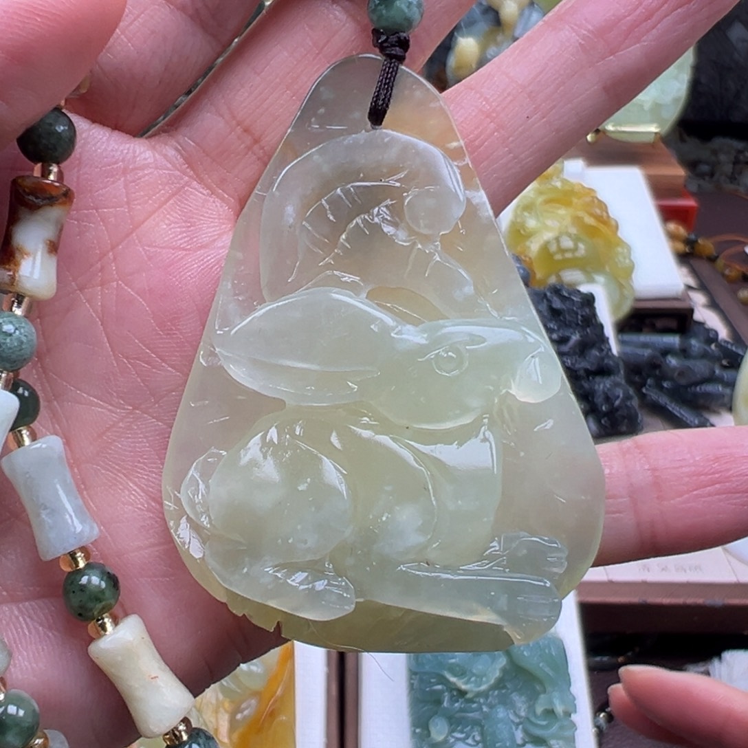 岫玉未镶嵌挂件挂件