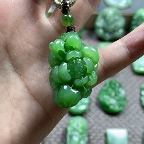【闪购商品】颈饰未镶嵌和田玉