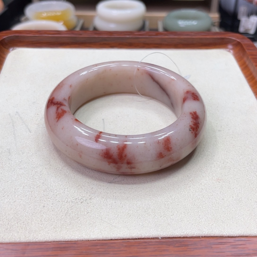 未镶嵌手镯石英岩玉z****n