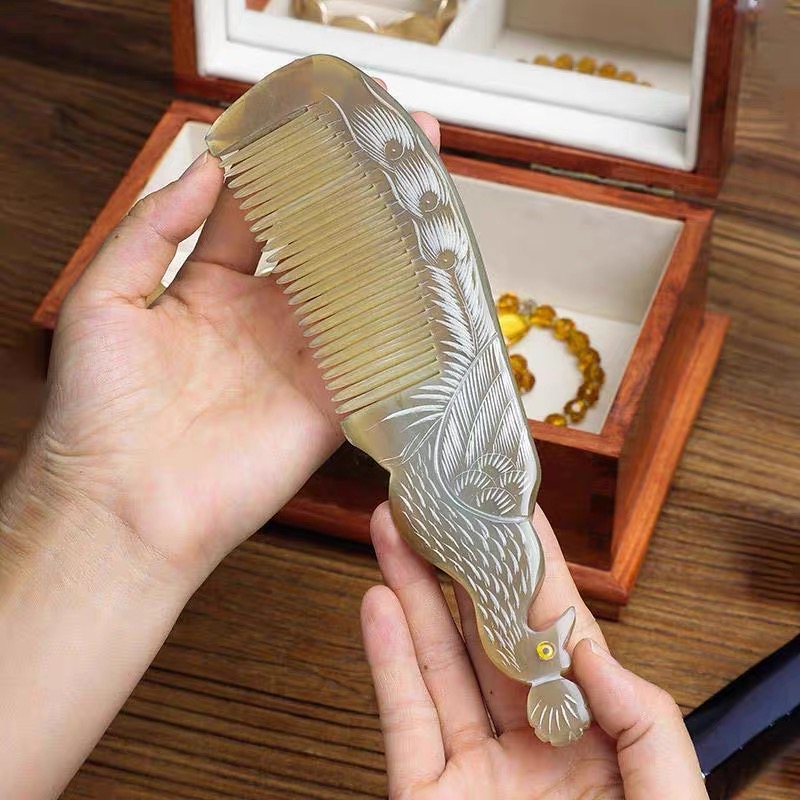 A53手工天然防静电便携牛角梳