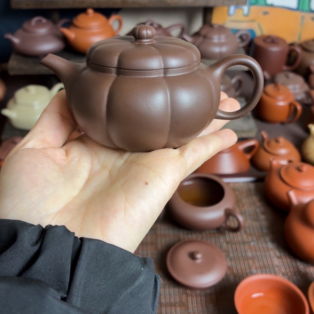茶壶紫砂紫砂壶。  
