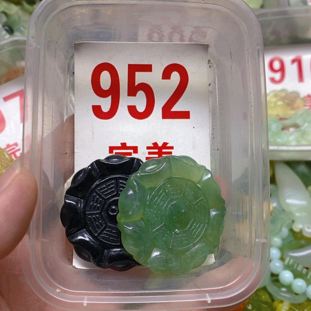 蛇纹石玉吊坠足银镀金镶嵌