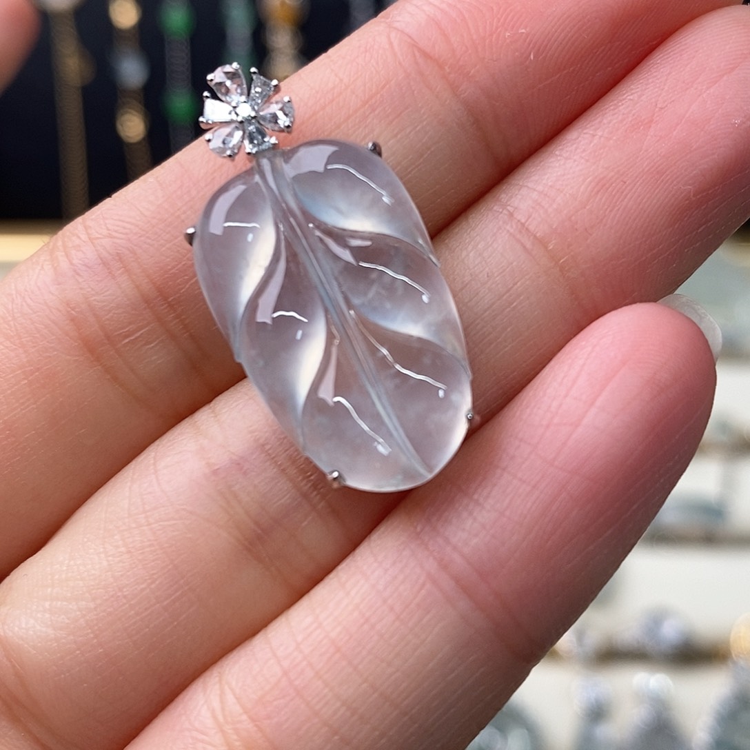 翡翠颈饰18K金镶嵌悠*18K白吊坠