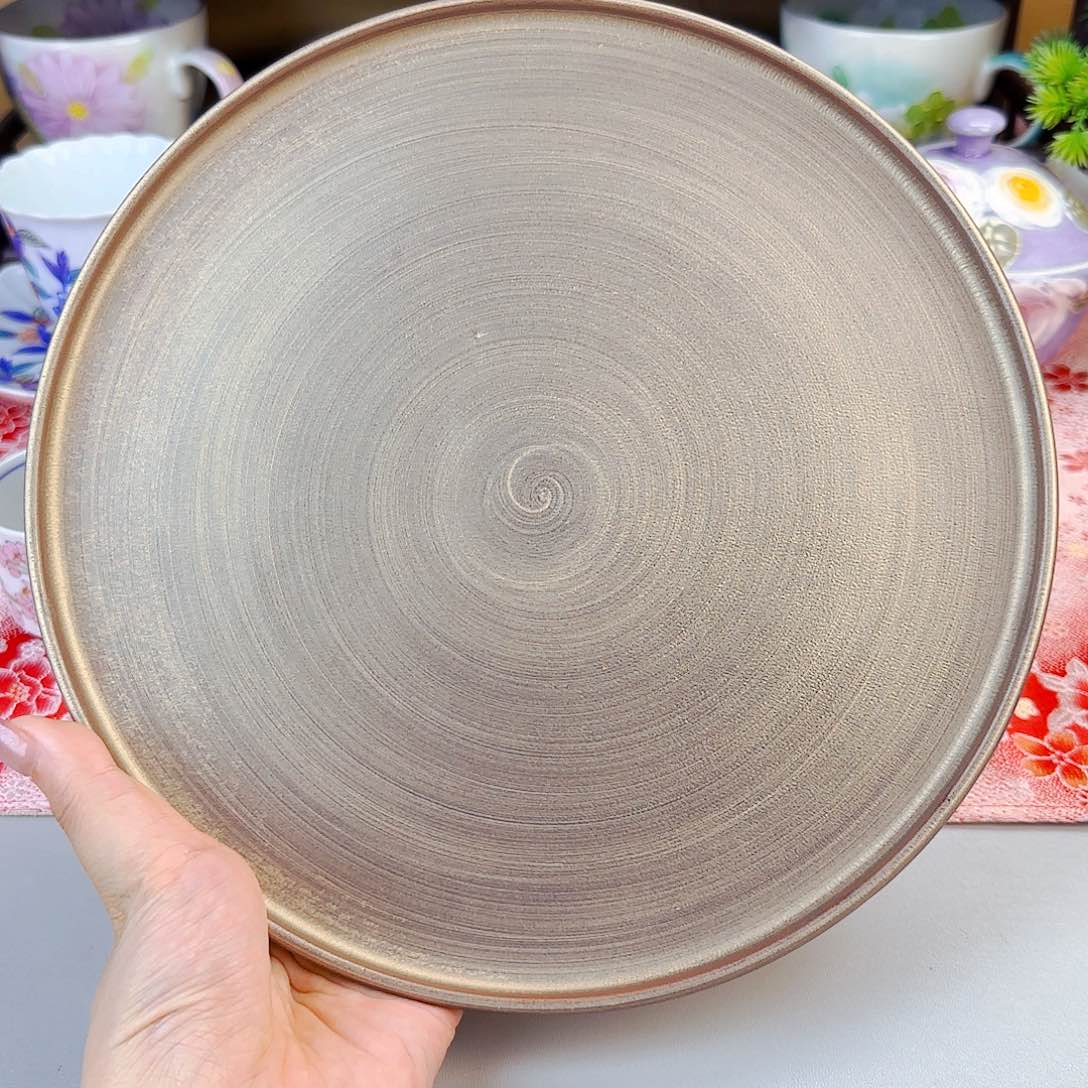 他家茶具瓷器真美！