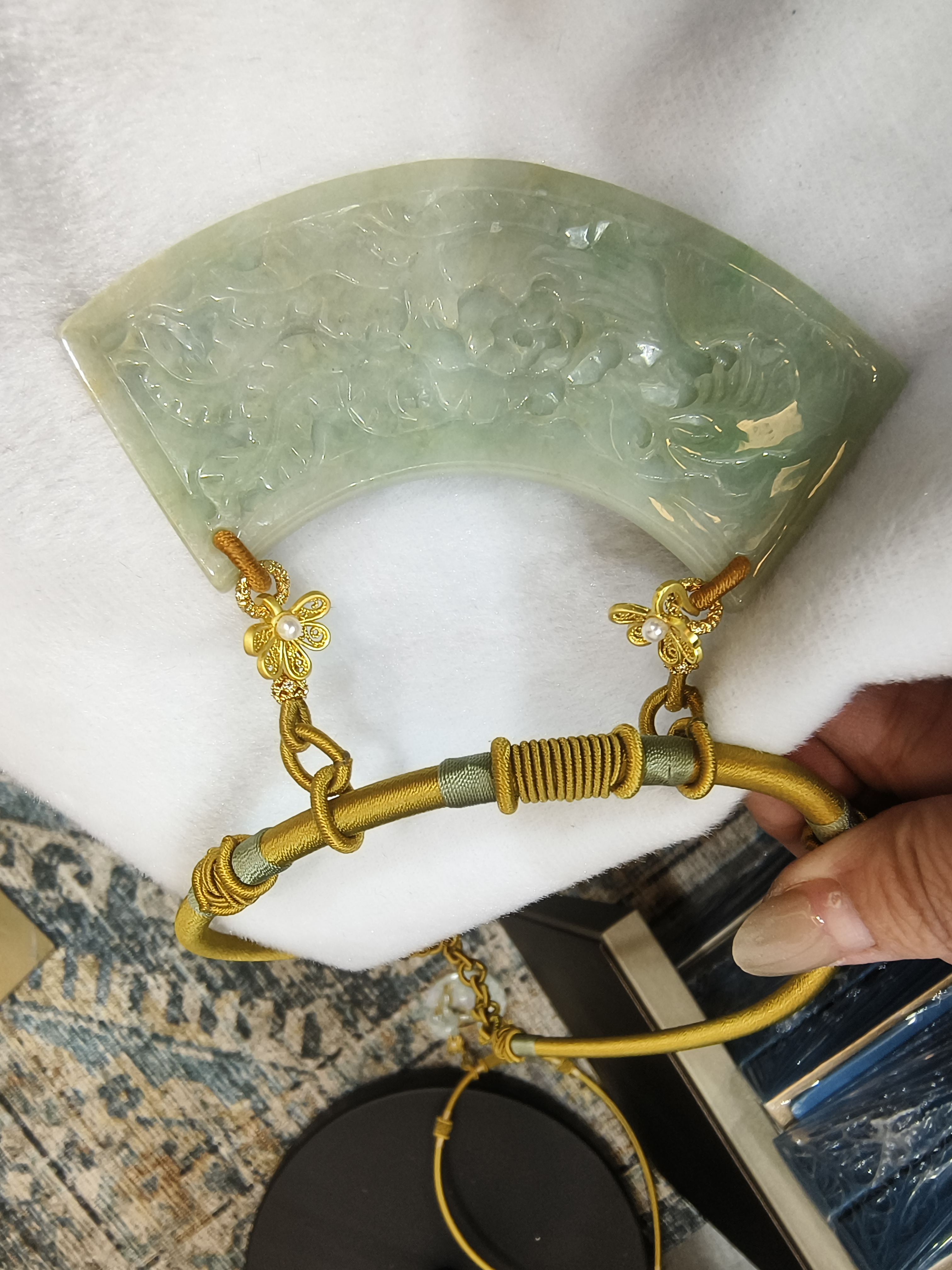 老坑翡翠弯弯吊坠