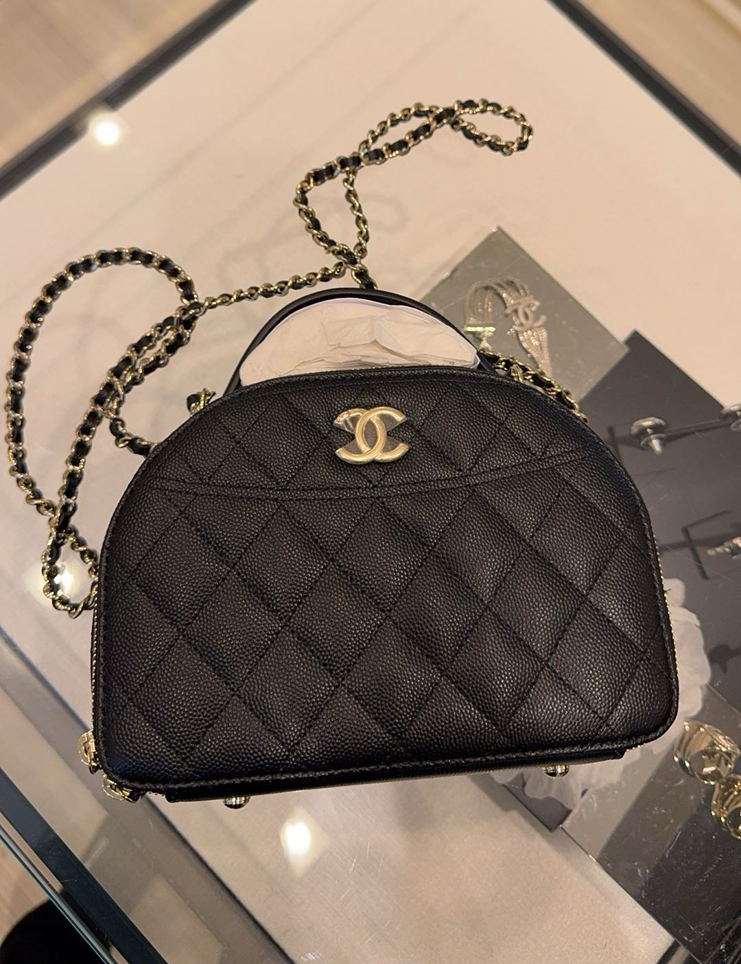 全新未使用 Chanel/香奈儿 25c鱼子酱半圆保龄球包