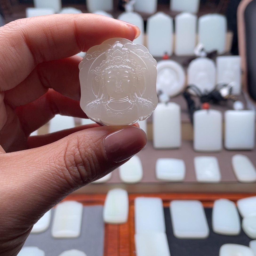 和田玉未镶嵌颈饰