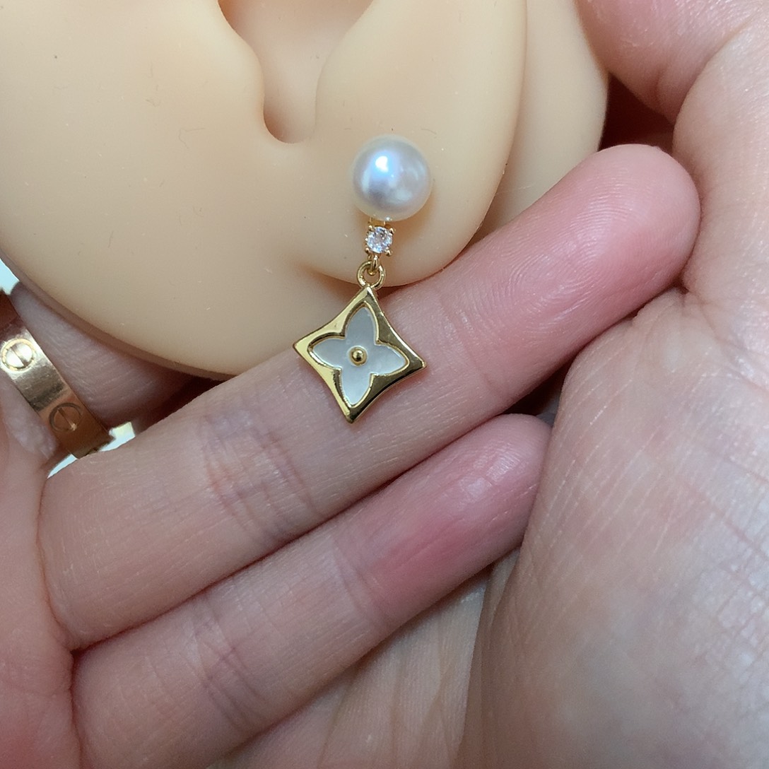 淡水珍珠耳饰合金