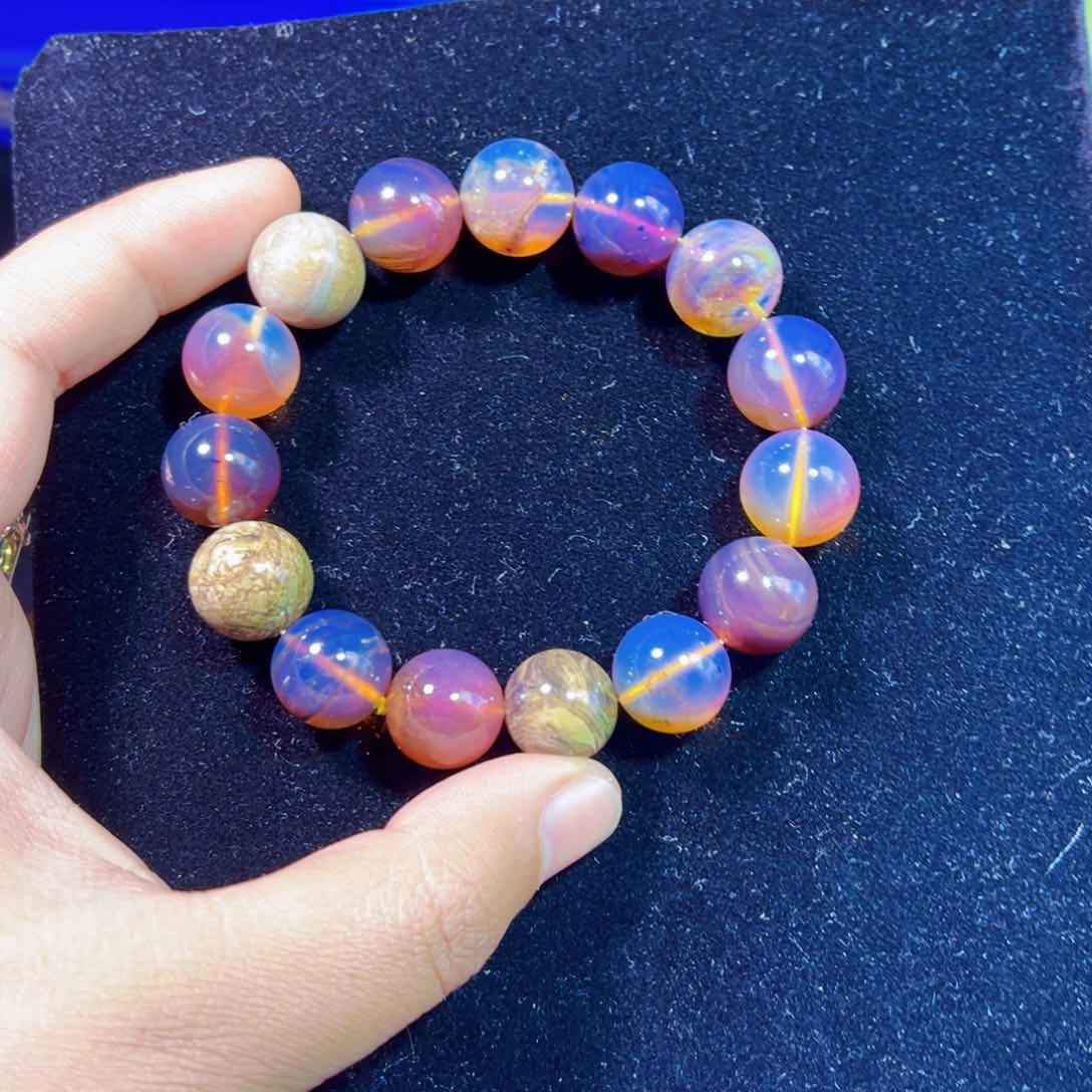 琥珀裸石未镶嵌琥珀