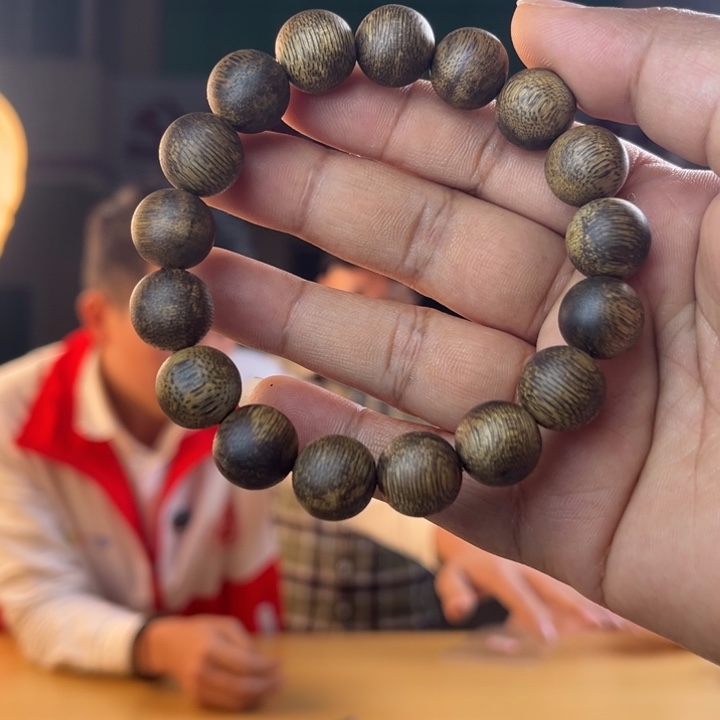 沉香手串奇楠圆珠乌身圆叶13mm单圈多样性发一S25