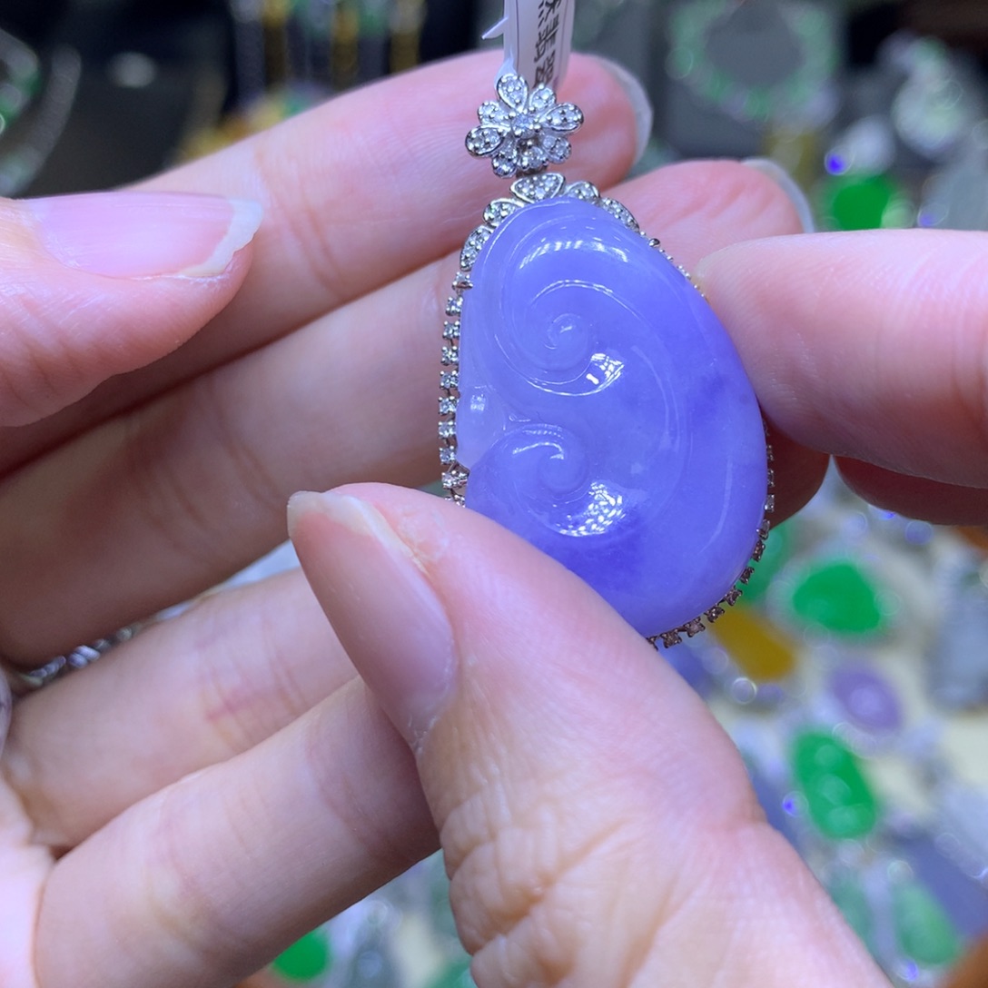 翡翠18K金镶嵌颈饰翡翠吊坠项链