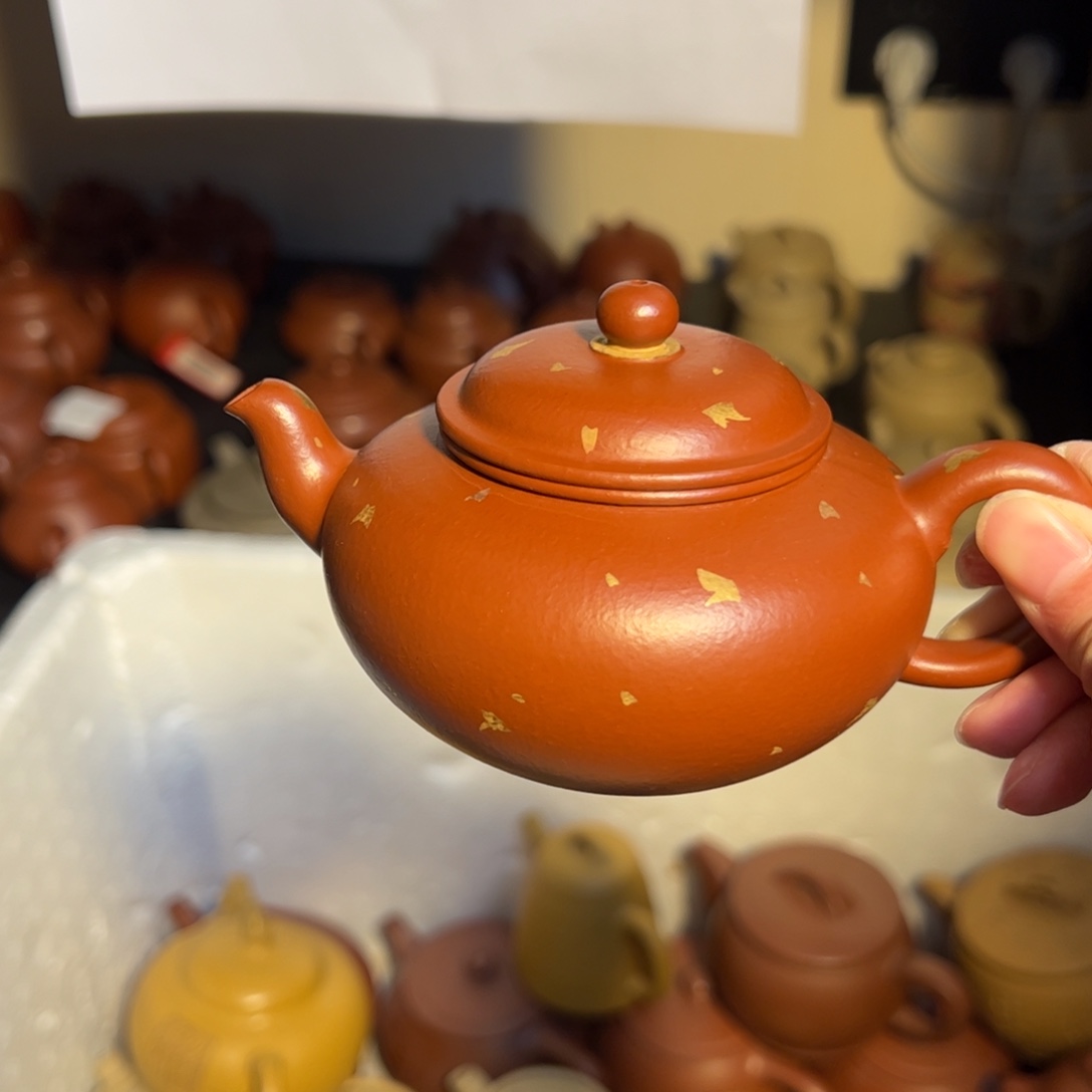 茶壶紫砂宜兴紫砂壶朱泥洒金