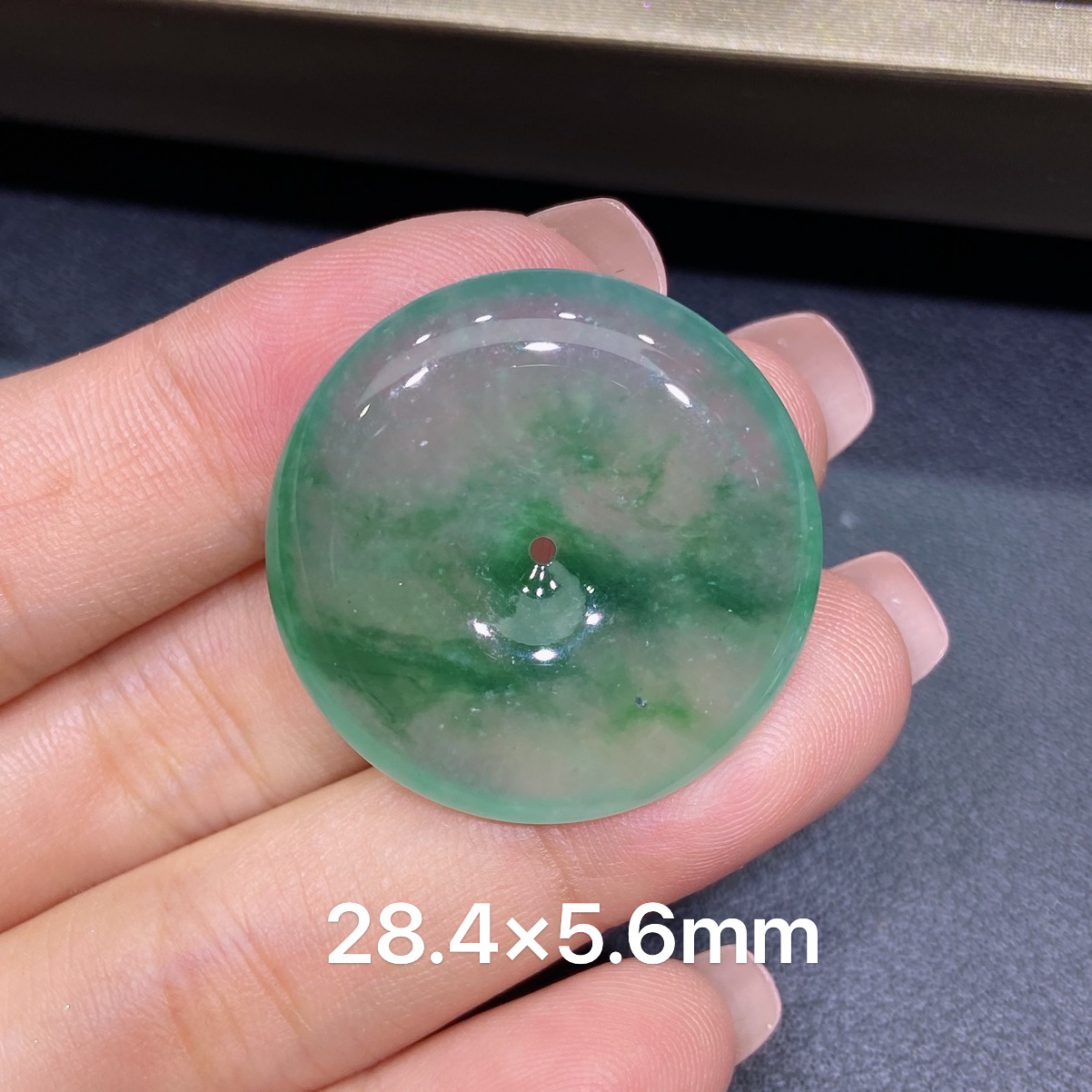 缅甸天然A货翡翠 老坑高冰种灵动飘绿平安扣吊坠 玉质细腻 k002
