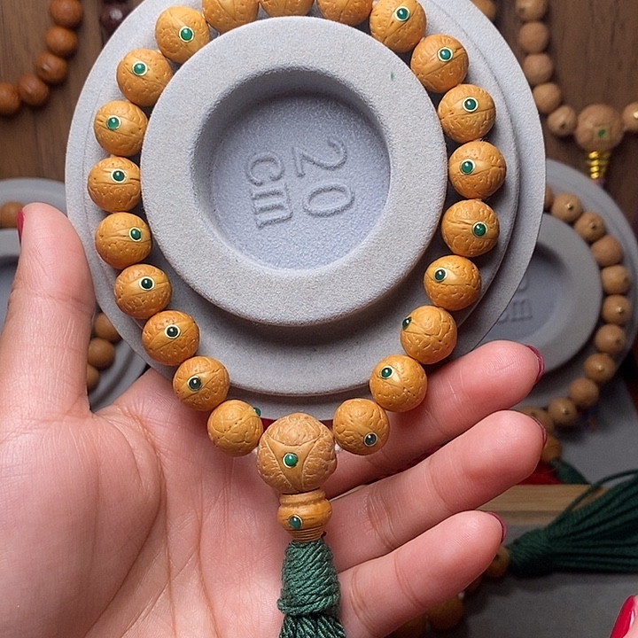手串凤眼菩提12mm➕绿宝石镶嵌