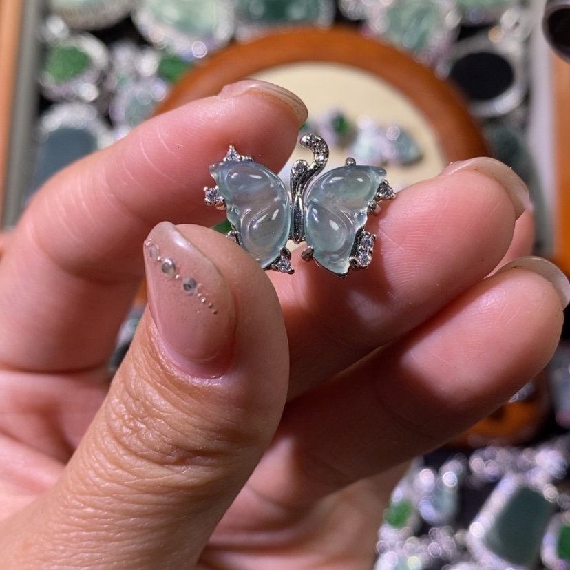 【闪购商品】翡翠颈饰未镶嵌天然