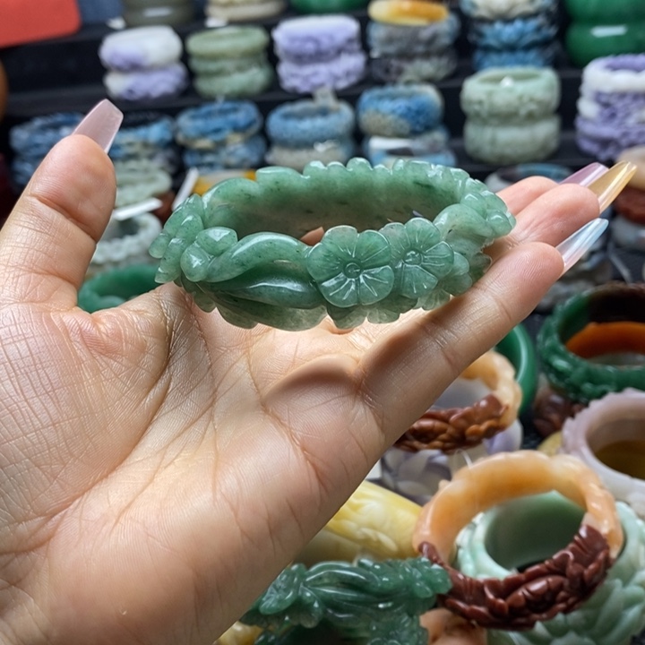 石英质玉手镯未镶嵌