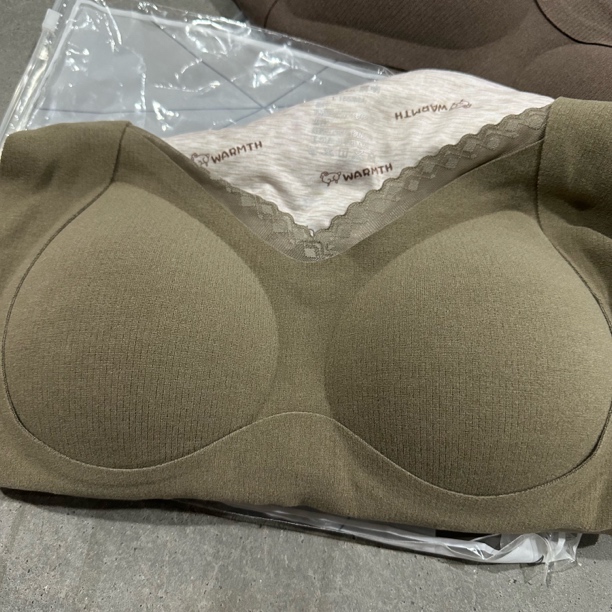 百货 103 卡其色背心