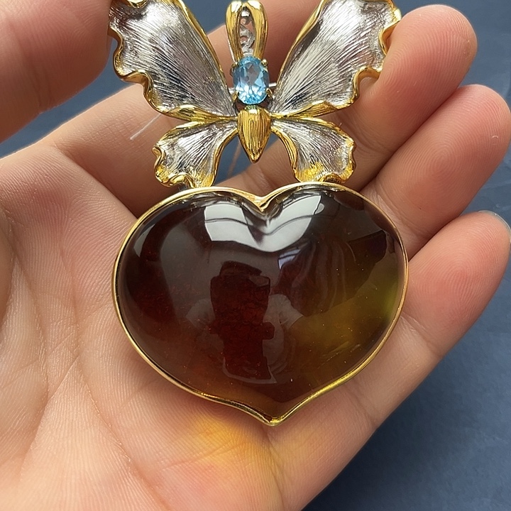 琥珀未镶嵌裸石吊坠