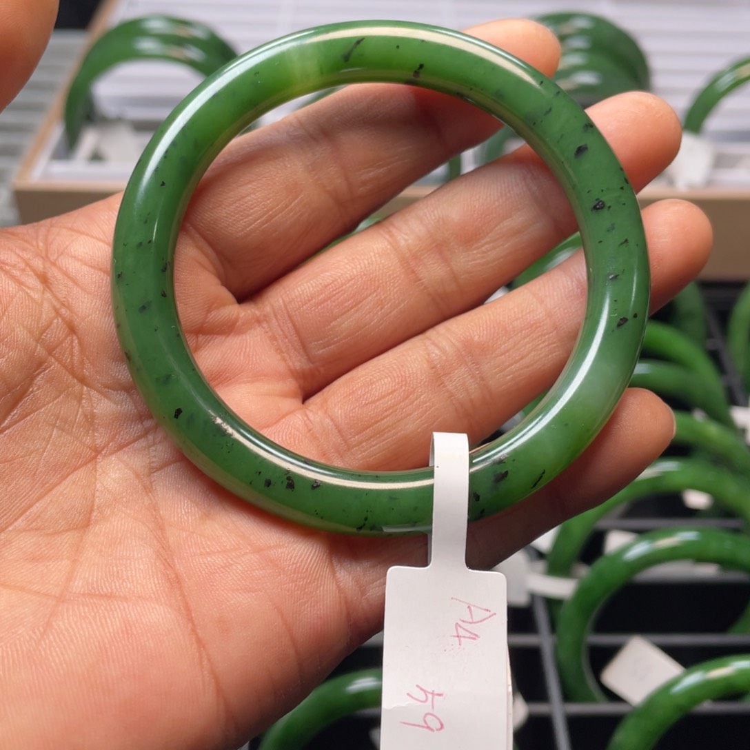 和田玉（碧玉）手镯未镶嵌