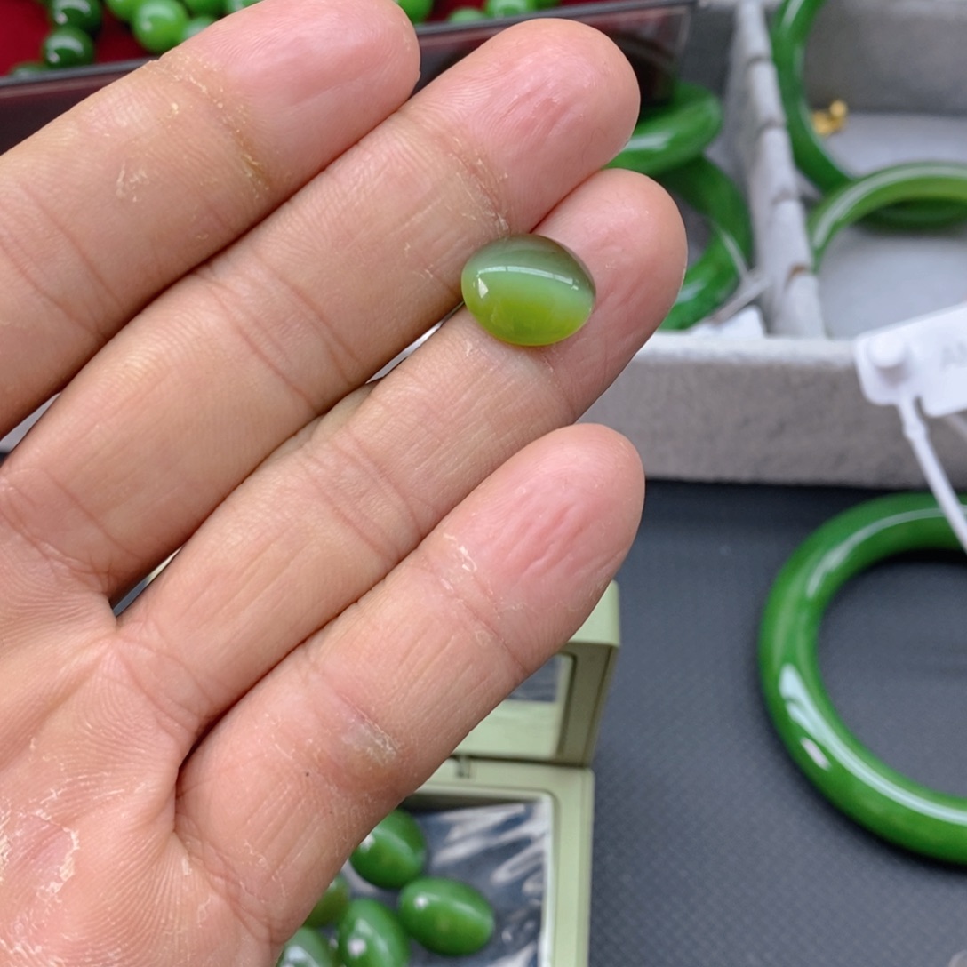 和田玉（碧玉）颈饰未镶嵌