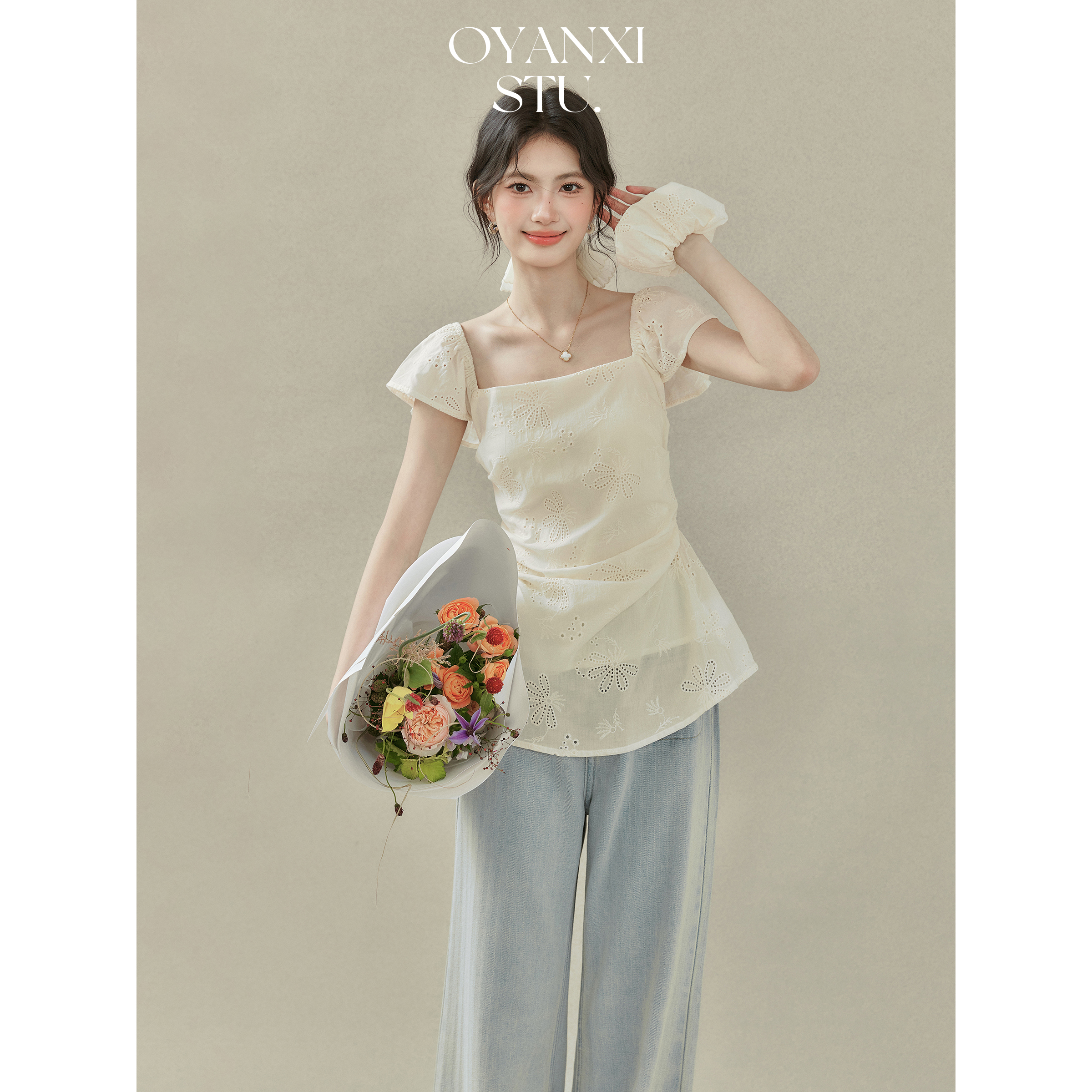 【清清】欧阳喜《方糖漫礼》小飞袖镂空设计收褶T恤女夏法式收腰方领