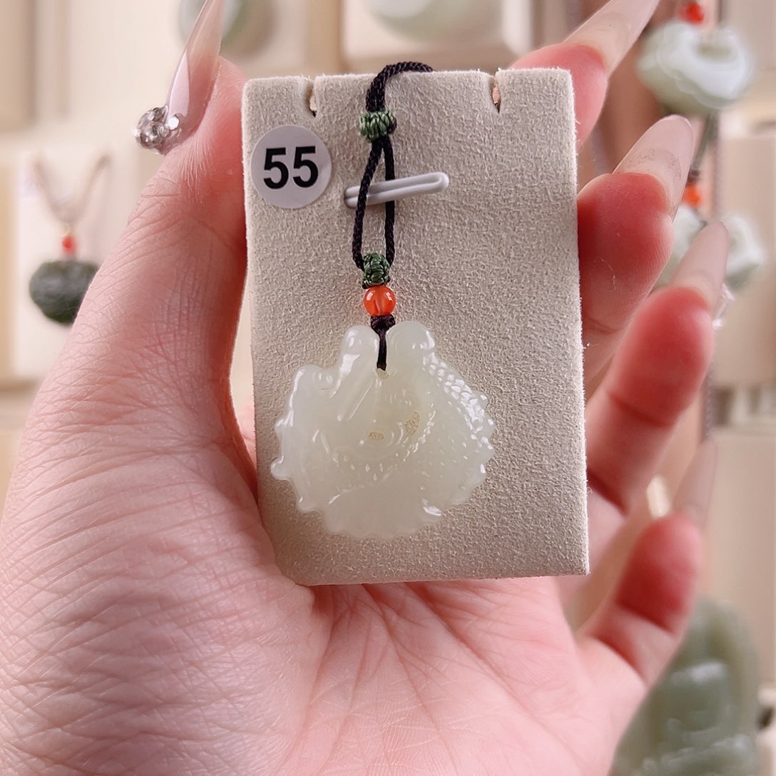 和田玉吊坠(不含链)未镶嵌吃*饱