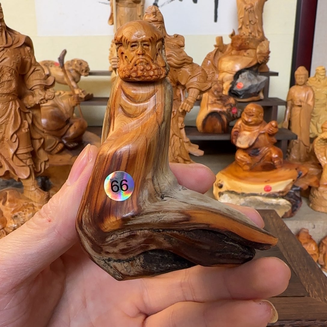 崖柏小木匠艺雕一物一拍