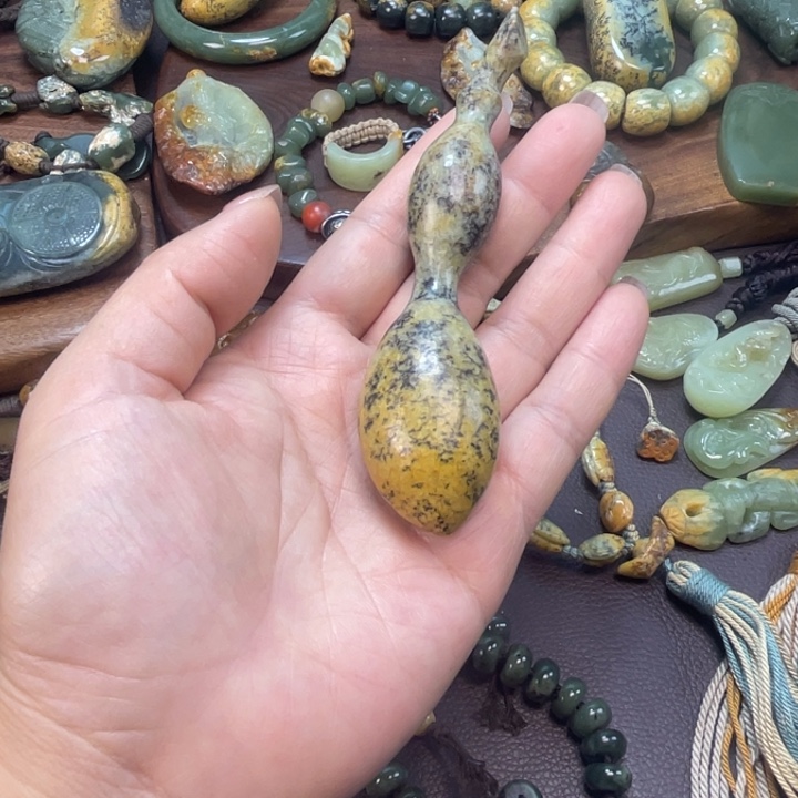 岫岩河磨玉（透闪石质玉）未镶嵌珠宝半成品