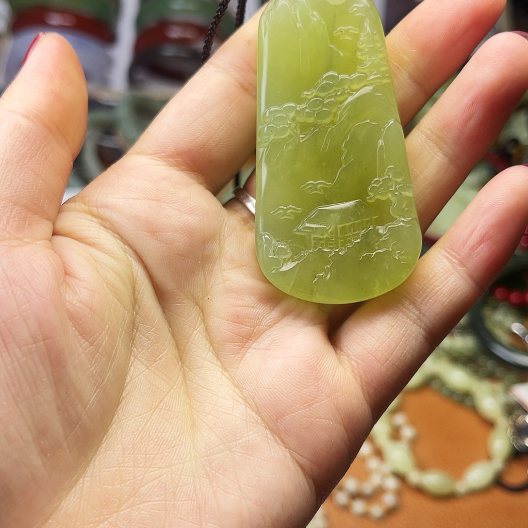 和田玉（糖玉）未镶嵌颈饰