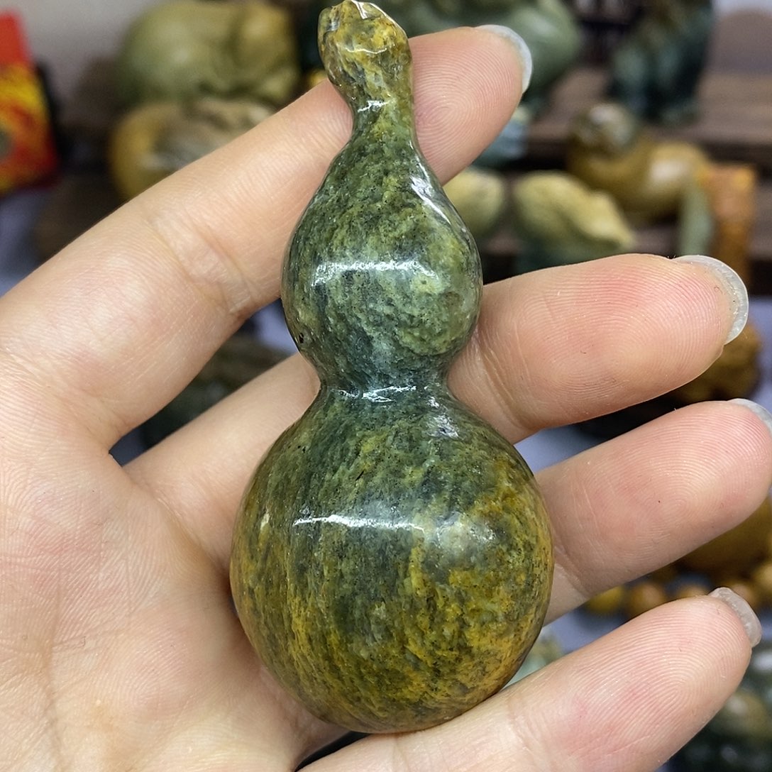 岫岩河磨玉（透闪石质玉）未镶嵌把件