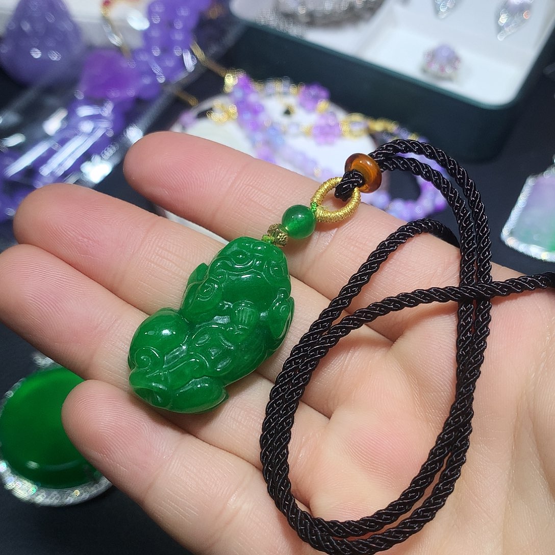 铜合金绿色貔貅吊坠