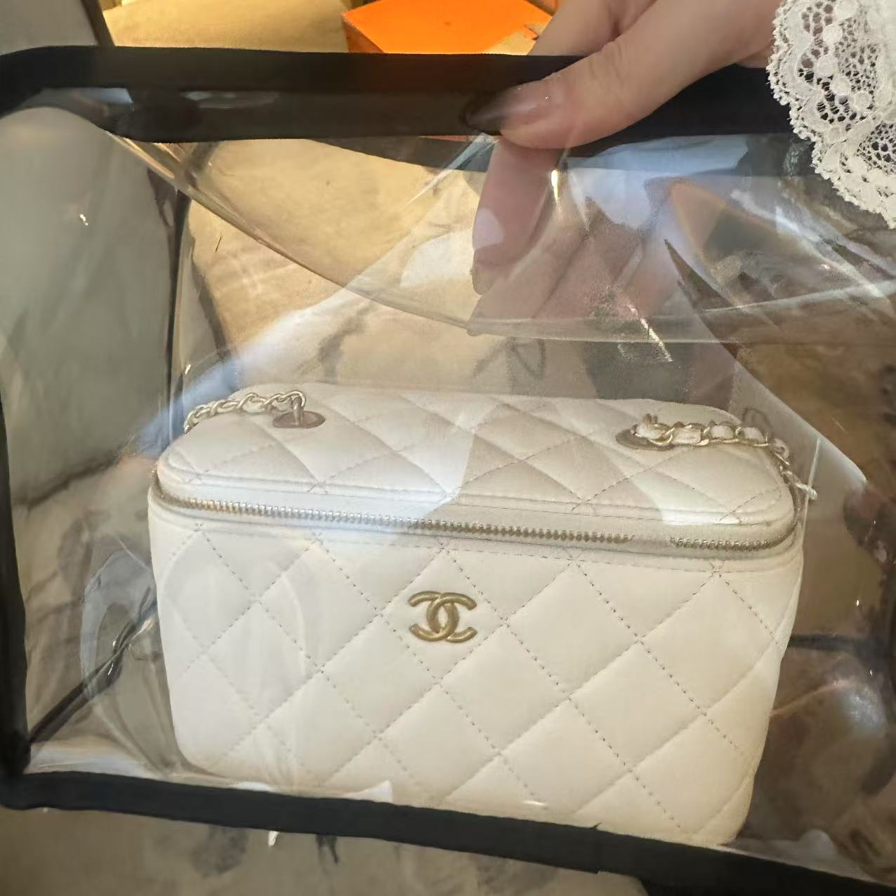 95新 Chanel/香奈儿 伦老板/95新/香奈儿白色方胖子