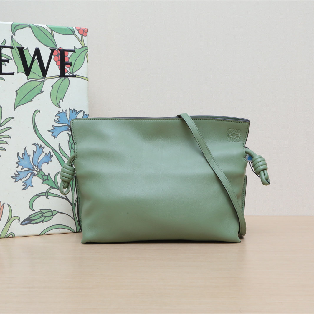 99新 LOEWE/罗意威 小花Jerry活动Flamenco扭结抽绳福袋包绿色