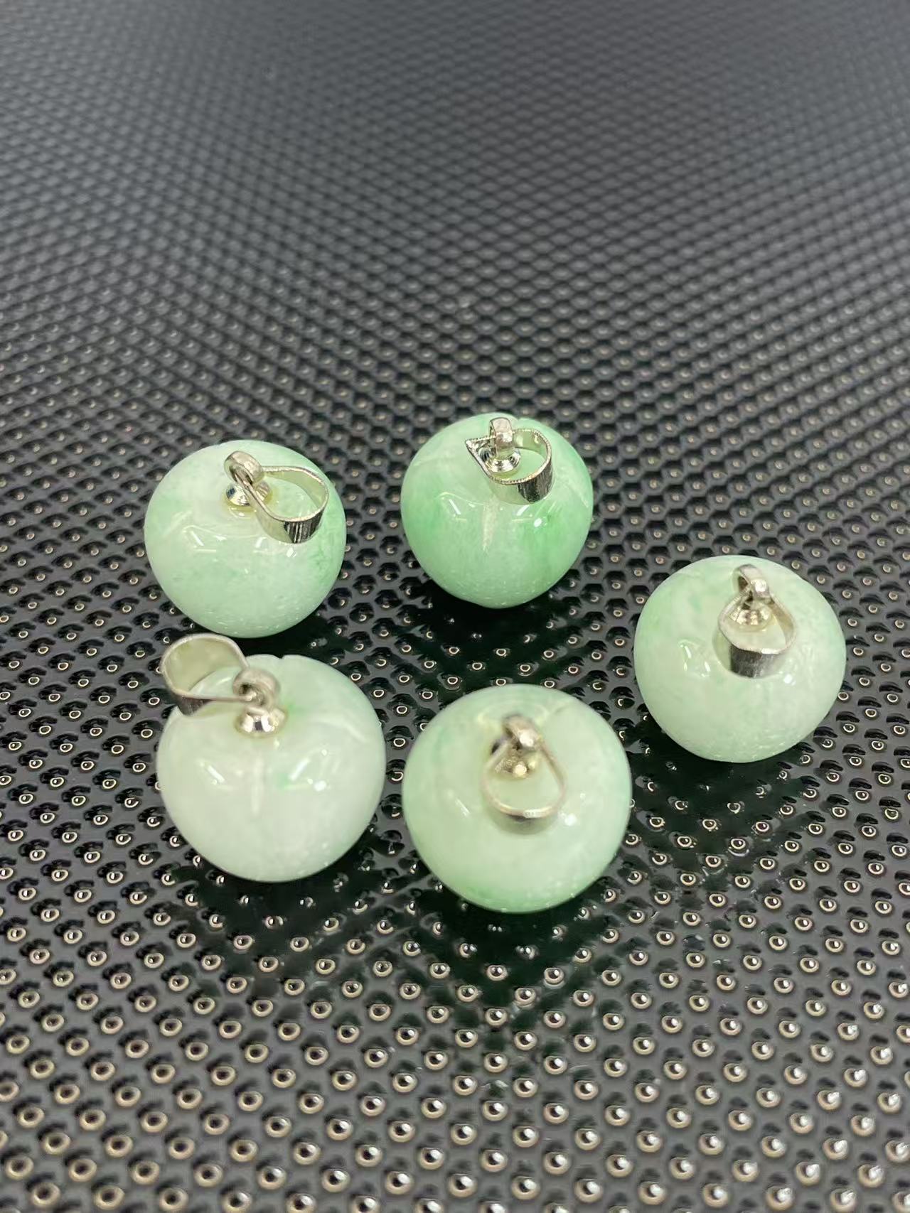 翡翠苹果吊坠（多样性一件发货）