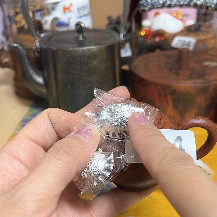 瓷片Wetuiohfdcngdhheghfgj