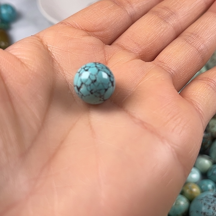 绿松石未镶嵌颈饰