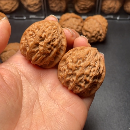 【闪购商品】把件文玩核桃金牛………