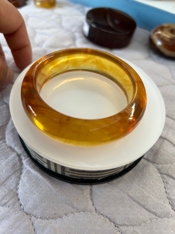 缅甸琥珀金棕宽条手镯