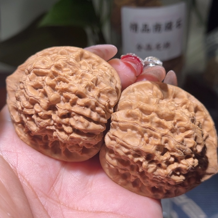 桃核把件                  44