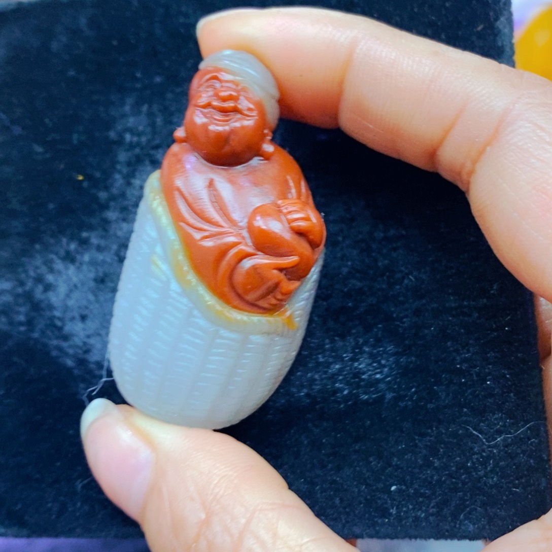 未镶嵌石英质玉（黄龙玉）颈饰