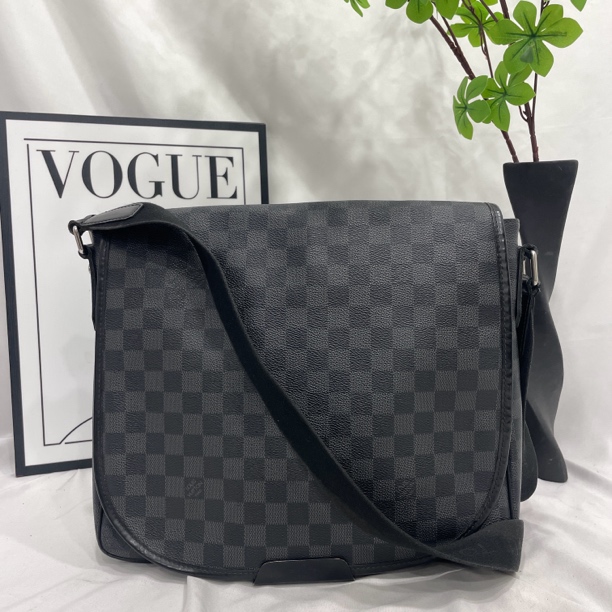 95新 LouisVuitton/路易威登 棋盘格邮差斜挎包/15683