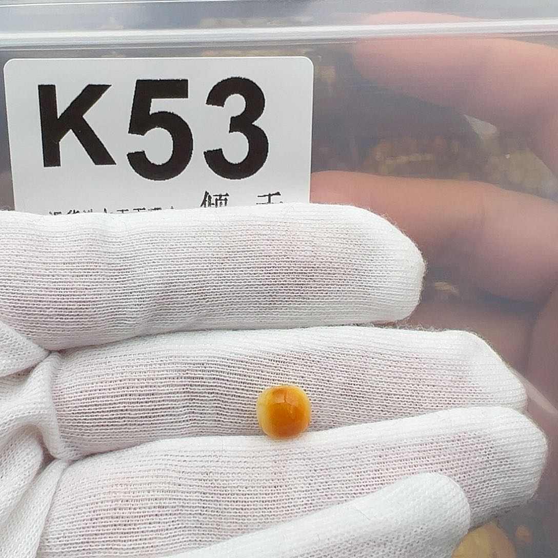 白***忆琥珀未镶嵌裸石老型8