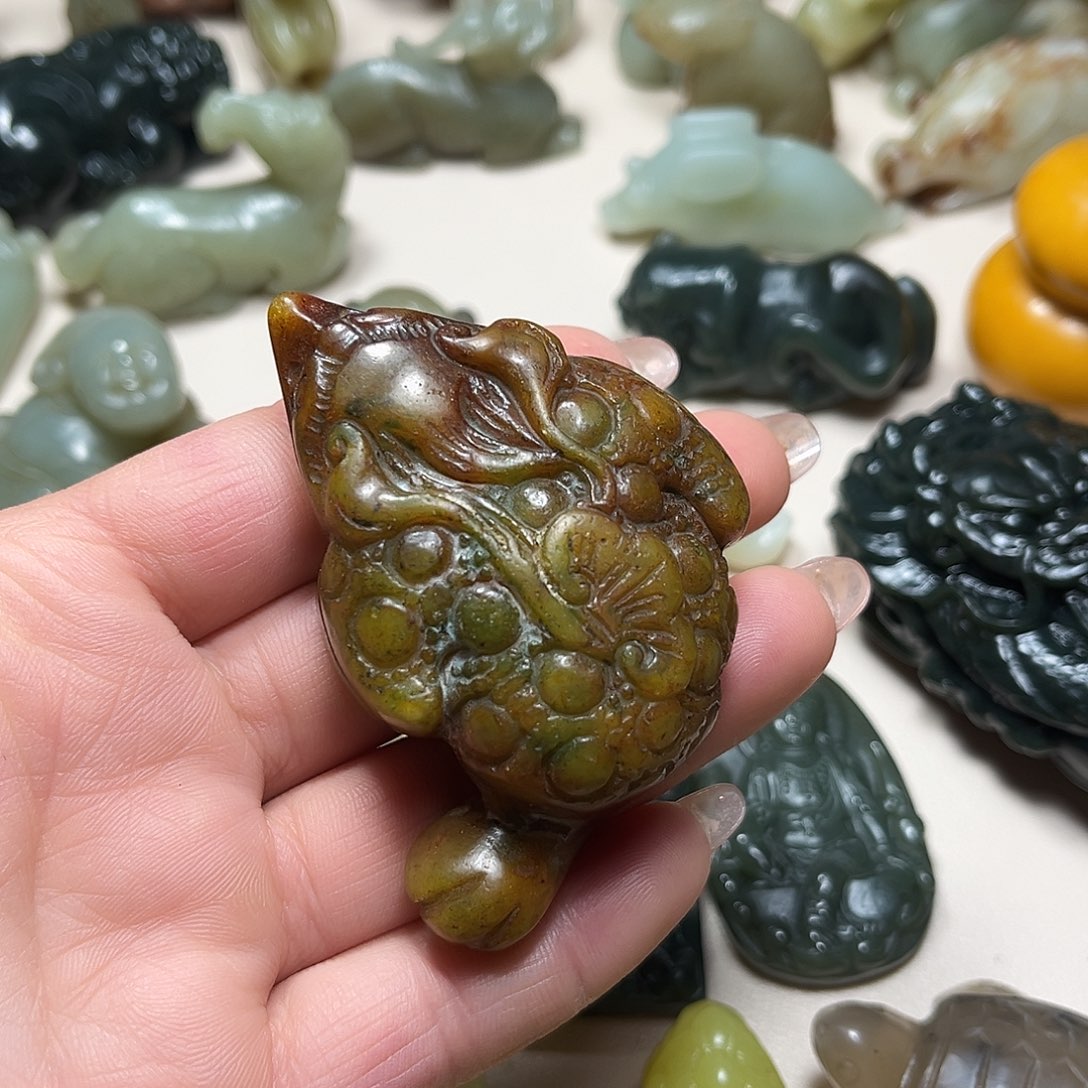 白玉菩提吊坠白玉菩提吊坠