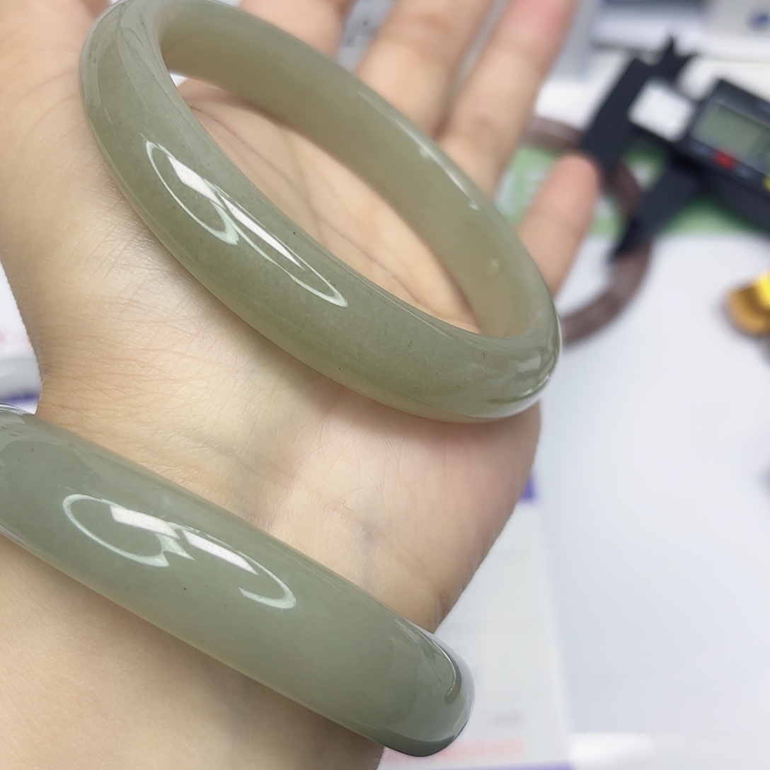 石英质玉未镶嵌手镯16/62