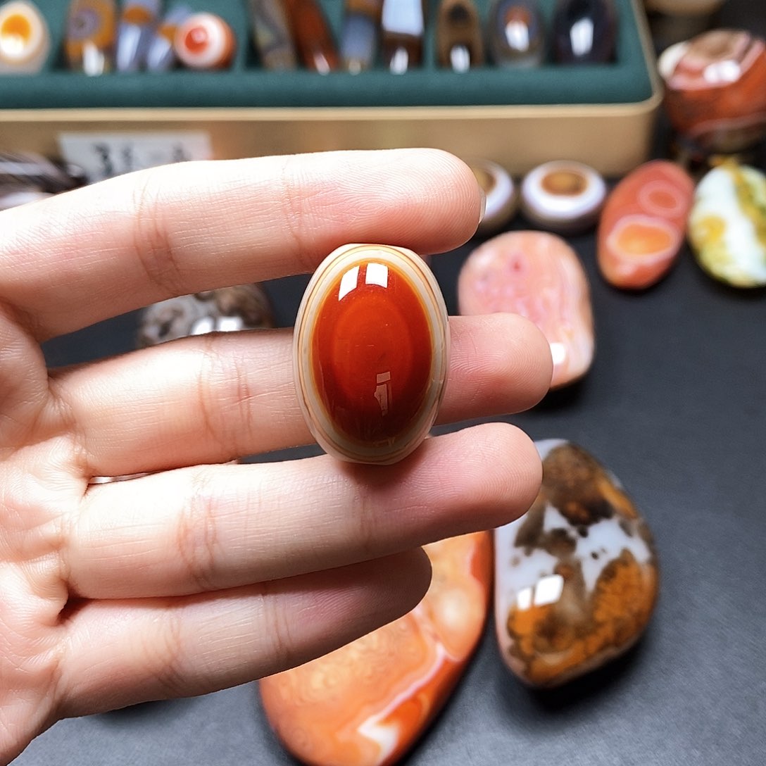 未镶嵌三毛玛瑙/玉髓彩*?