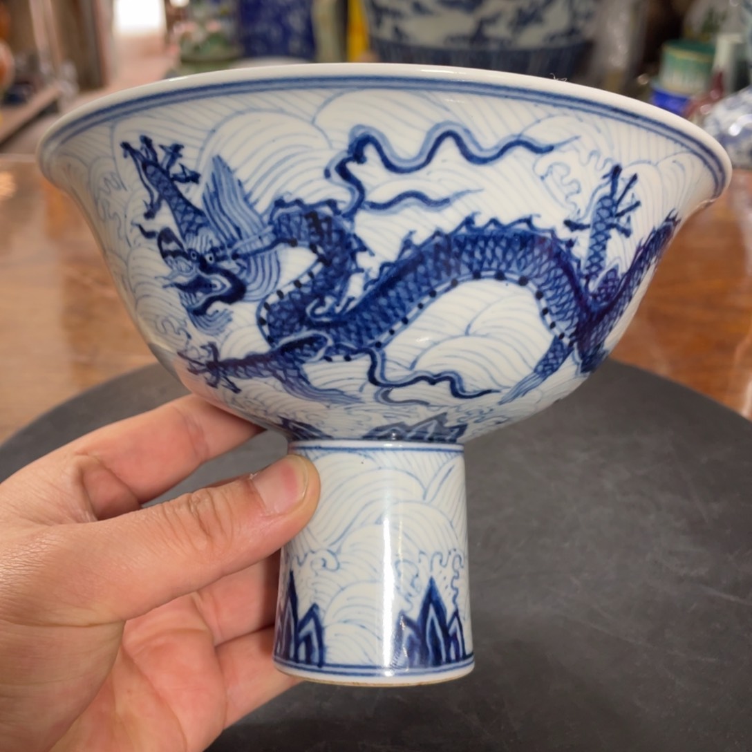 摆件青花瓷器高足杯