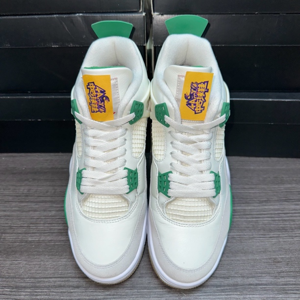 AJ4白绿 42.5码原盒 成色极新