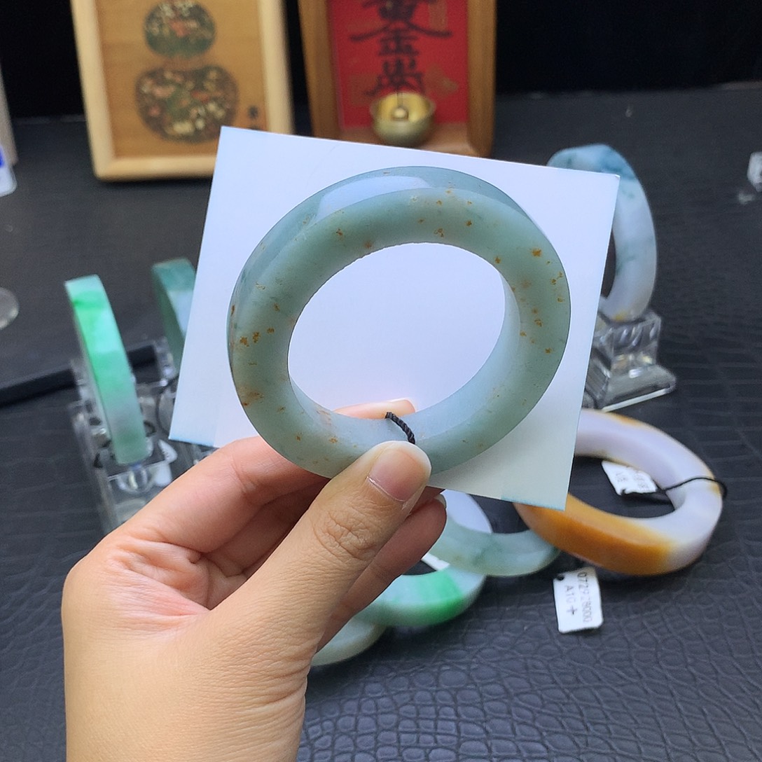 定制翡翠未镶嵌翡翠手镯