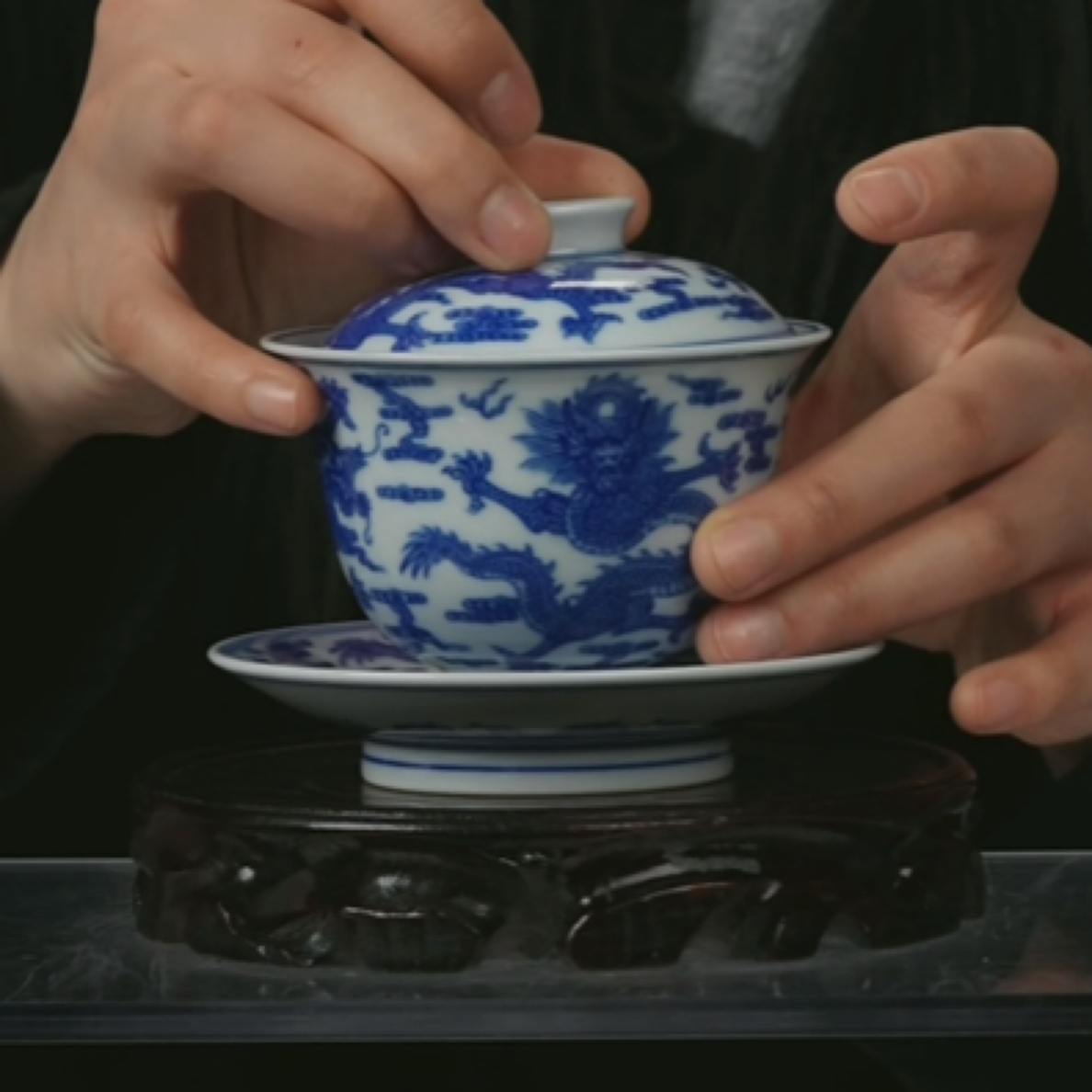 M青花九龙纹纹三才盖碗