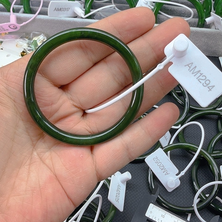 和田玉（碧玉）手镯未镶嵌54